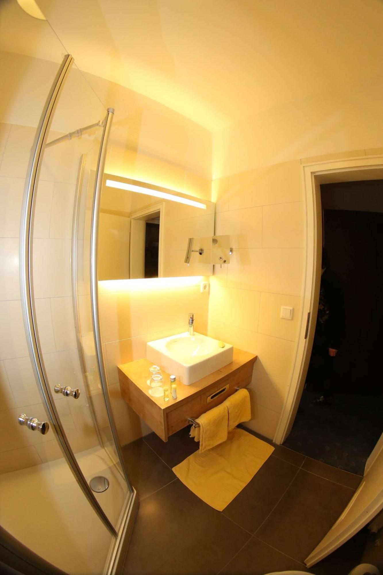 Hotel-Landgasthof Schuster غريدينغ المظهر الخارجي الصورة
