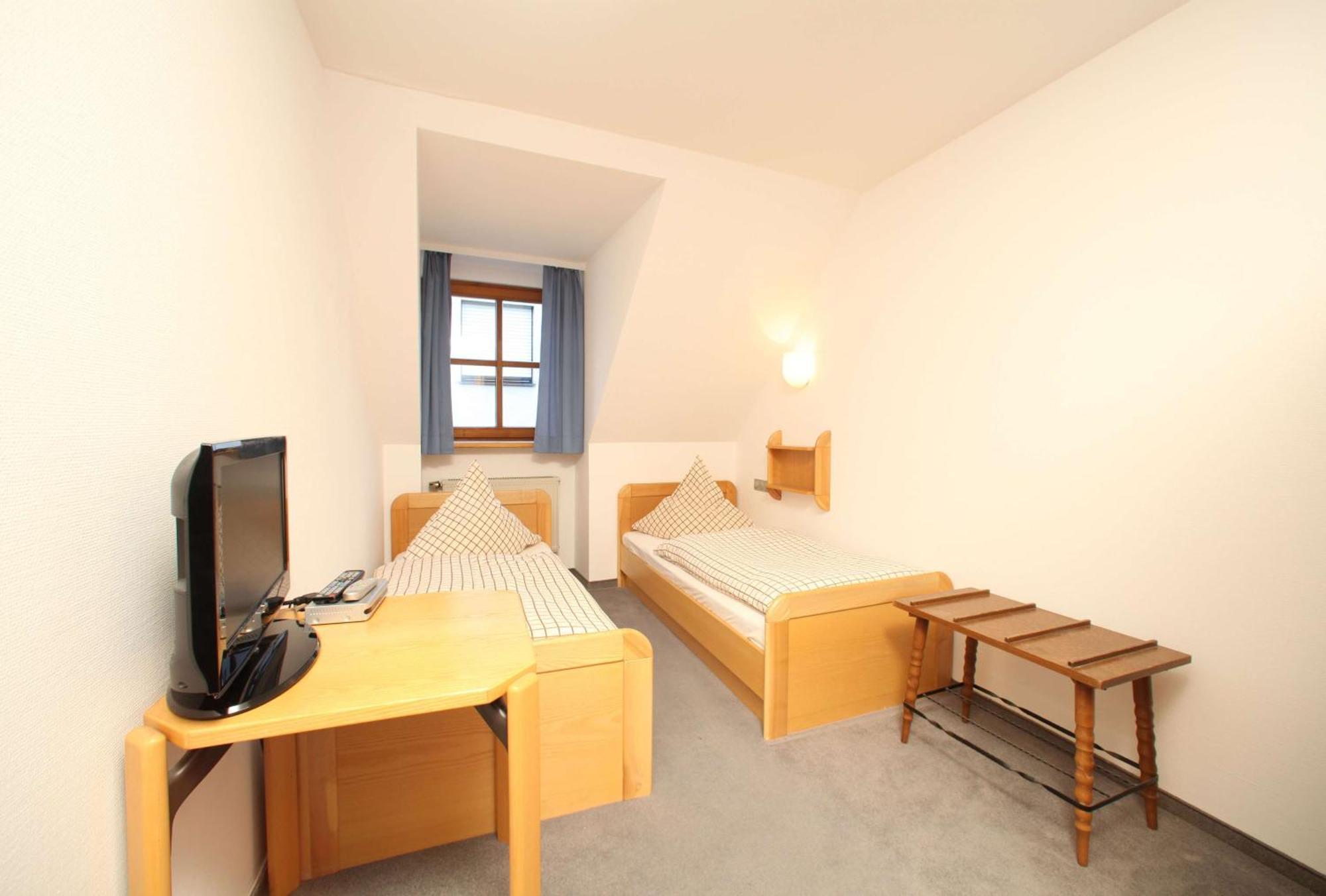 Hotel-Landgasthof Schuster غريدينغ المظهر الخارجي الصورة