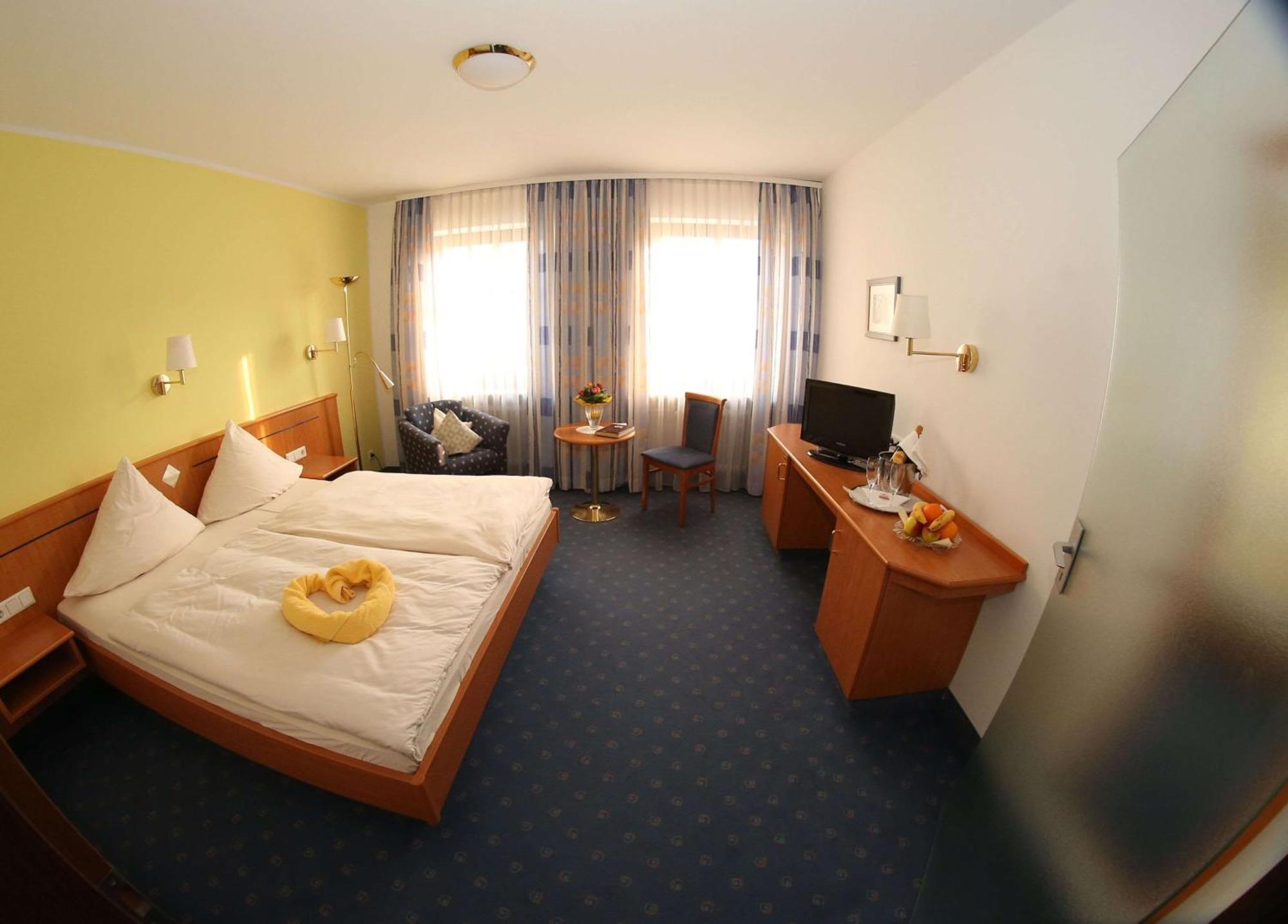 Hotel-Landgasthof Schuster غريدينغ المظهر الخارجي الصورة