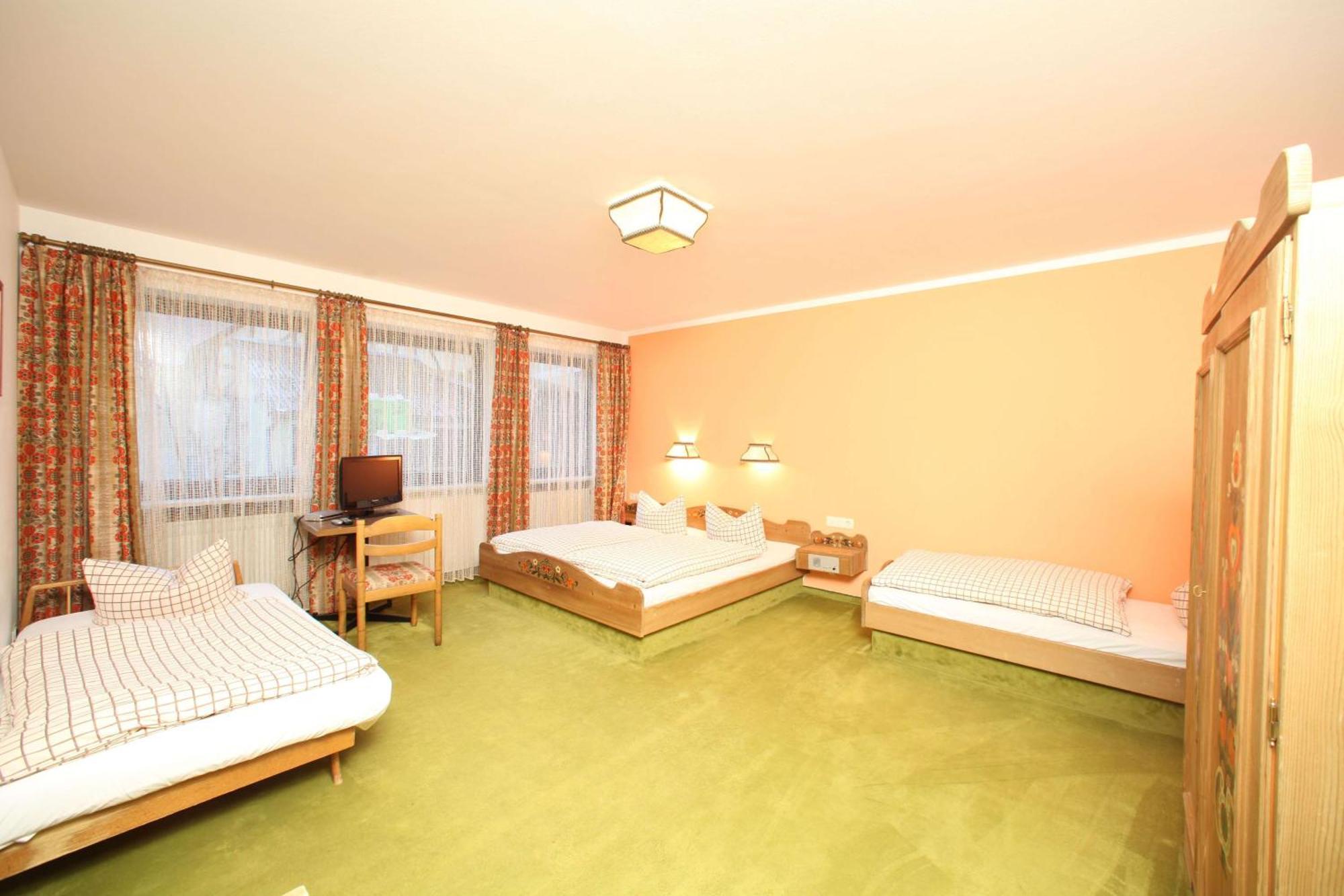 Hotel-Landgasthof Schuster غريدينغ المظهر الخارجي الصورة
