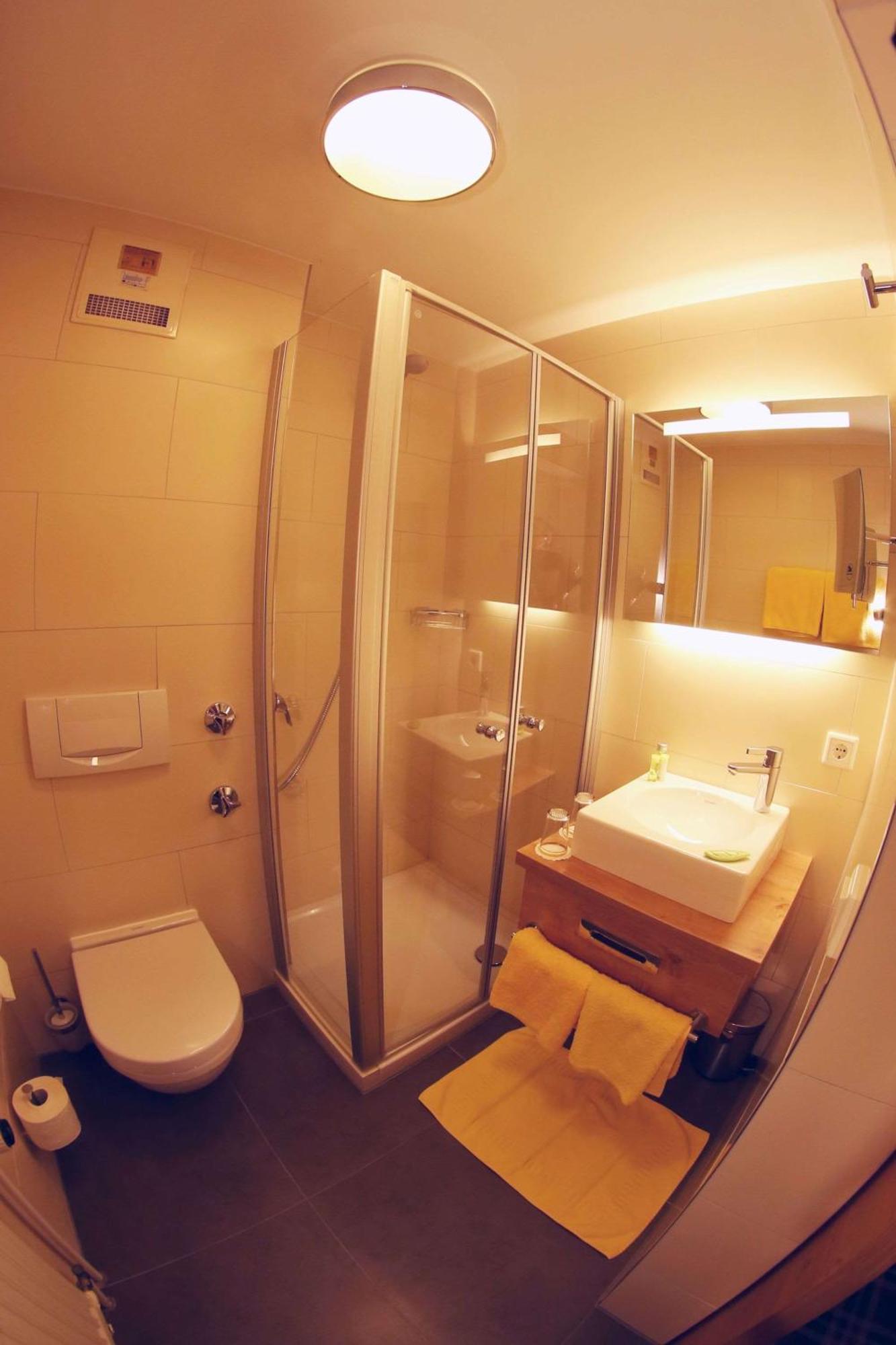 Hotel-Landgasthof Schuster غريدينغ المظهر الخارجي الصورة